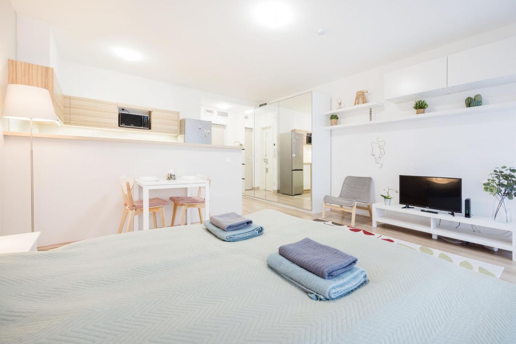 Apartmán The Chic Crib With Balcony Budapešť Exteriér fotografie