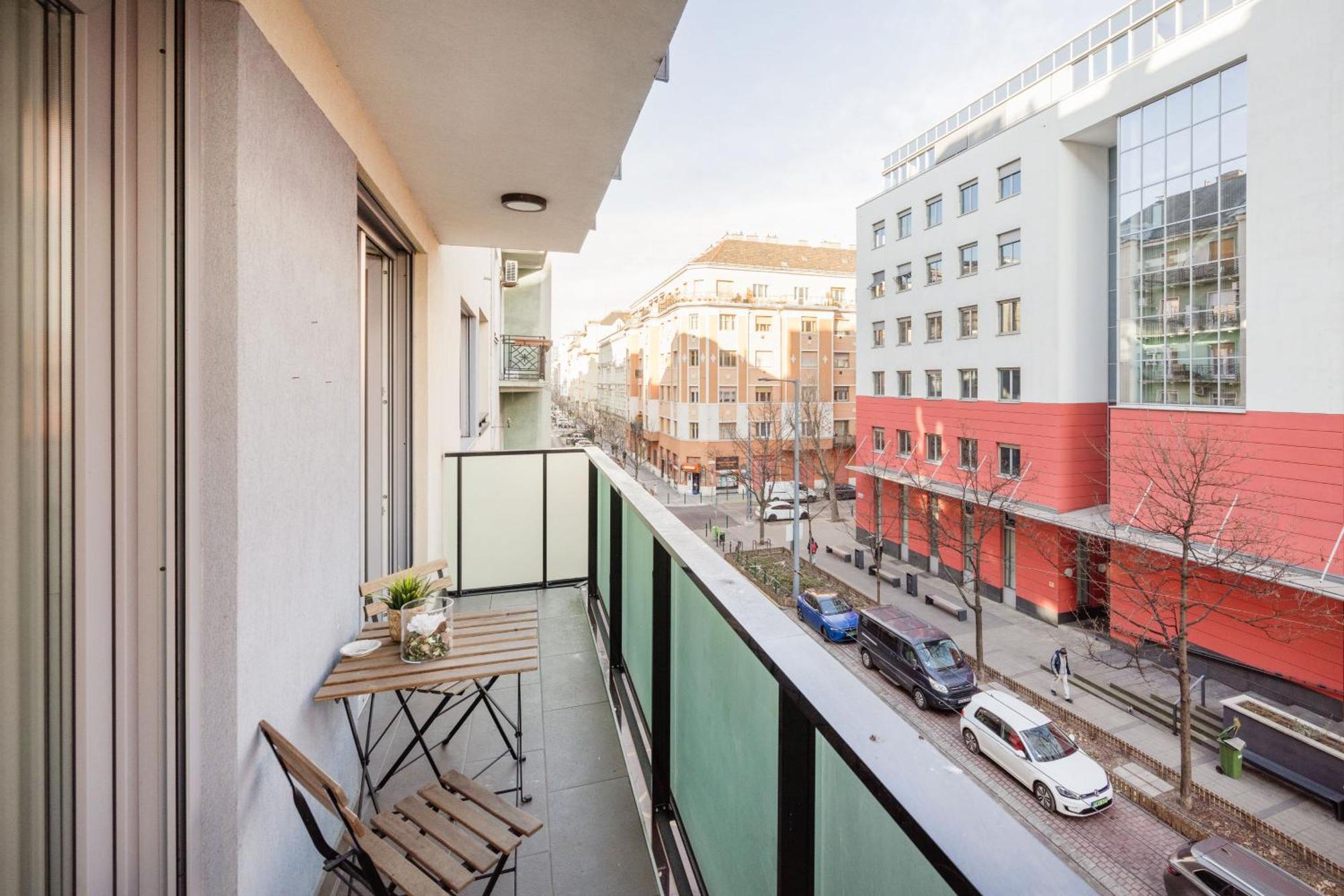 Apartmán The Chic Crib With Balcony Budapešť Exteriér fotografie